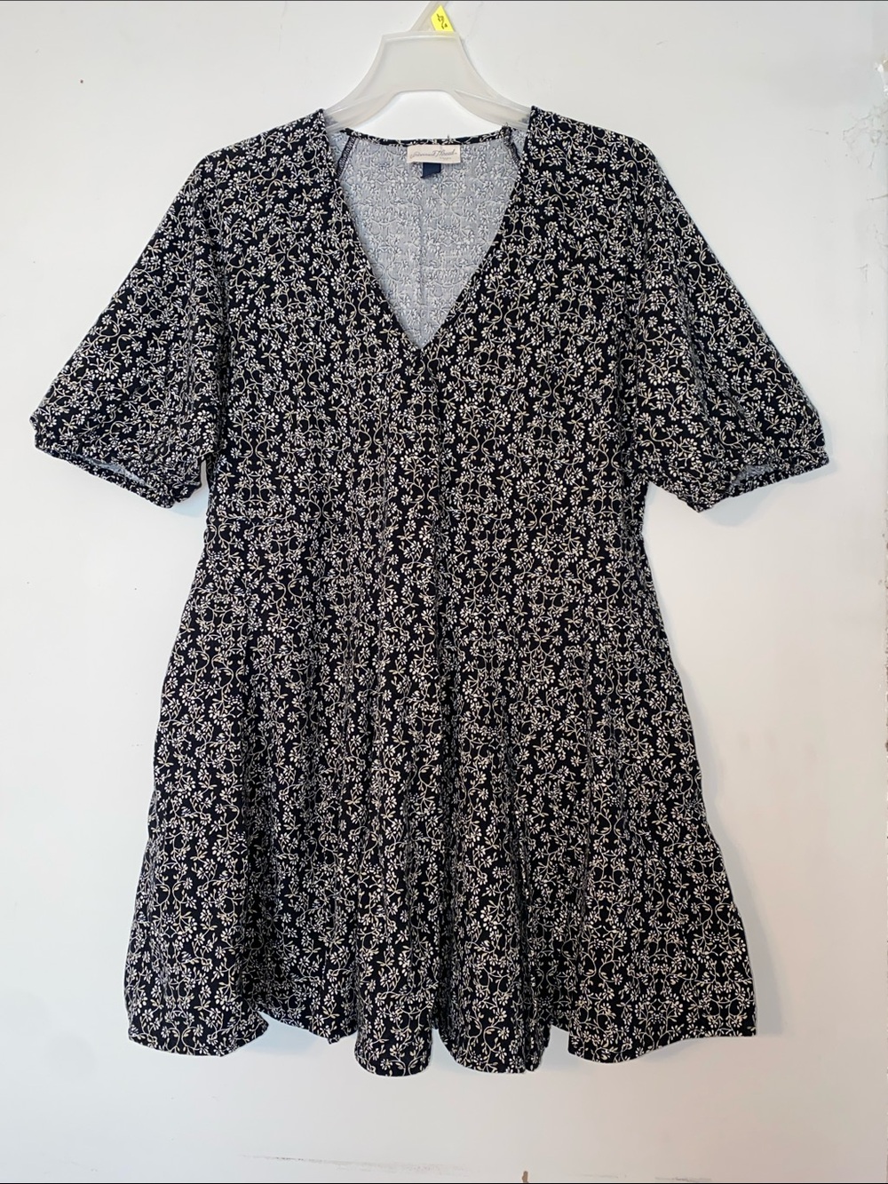 Universal Thread Black and White Floral V-Neck Short Dress